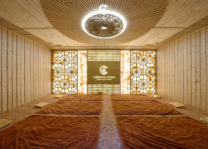 Botel Catherine Cruise Ha Long