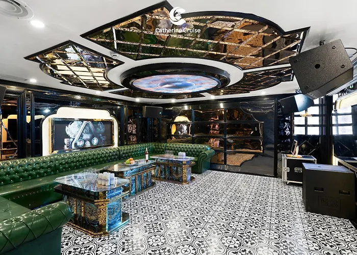 Botel Catherine Cruise Ha Long