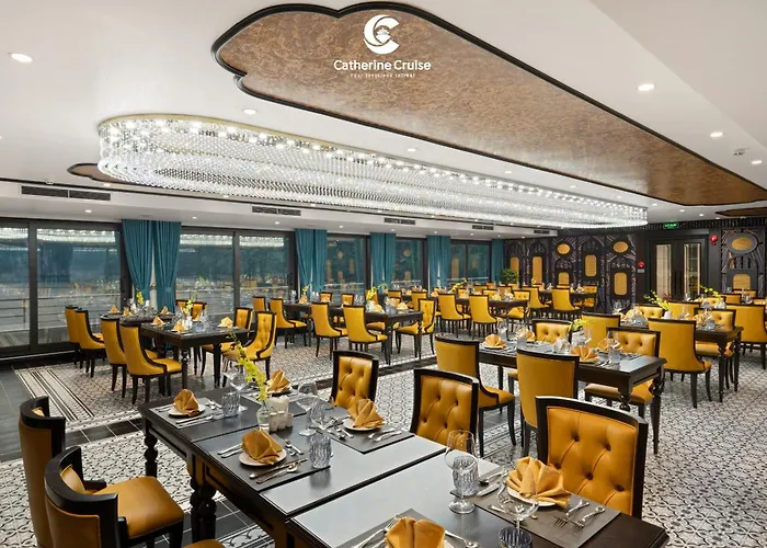 Botel Catherine Cruise Ha Long