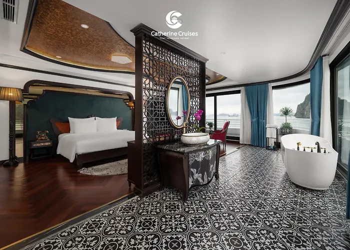 Botel Catherine Cruise Ha Long