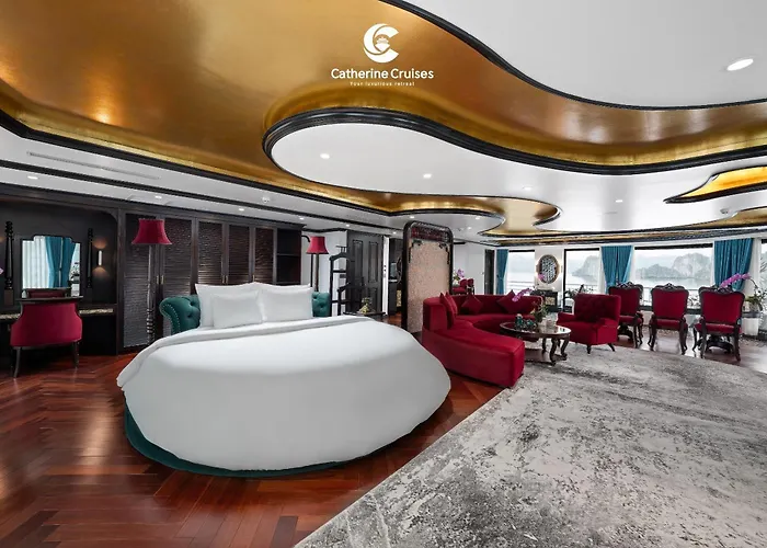 Botel Catherine Cruise Ha Long